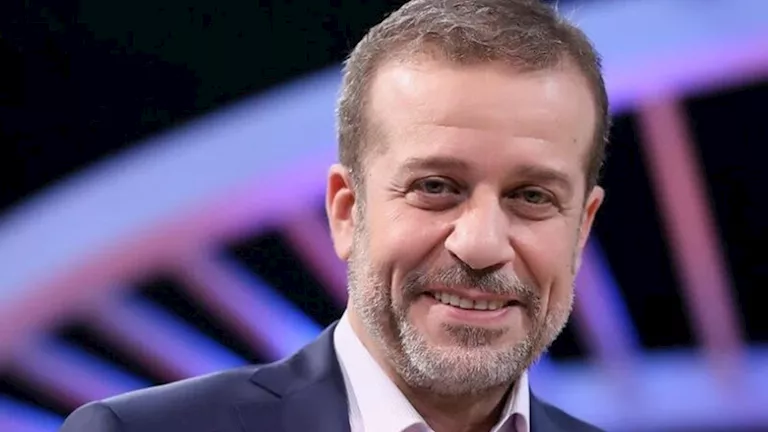 شريف منير في حفل افتتاح الدورة التاسعة من مهرجان الجونة السينمائي شريف منير في حفل افتتاح الدورة التاسعة من مهرجان الجونة السينمائي