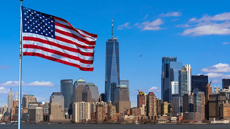 مسؤولان أمريكيان يكشفان سبب سحب القاذفات من بريطانيا مسؤولان أمريكيان يكشفان سبب سحب القاذفات من بريطانيا