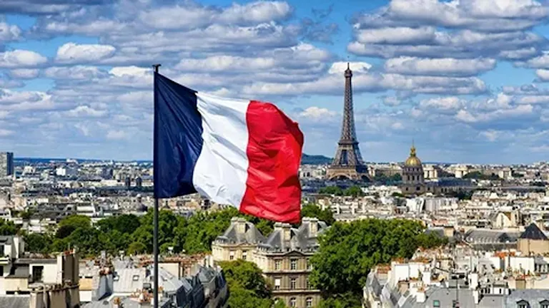 فرنسا تعترض سفينة للاشتباه بانتمائها إلى أسطول الظل الروسي.. ما القصة؟ فرنسا تعترض سفينة للاشتباه بانتمائها إلى أسطول الظل الروسي.. ما القصة؟