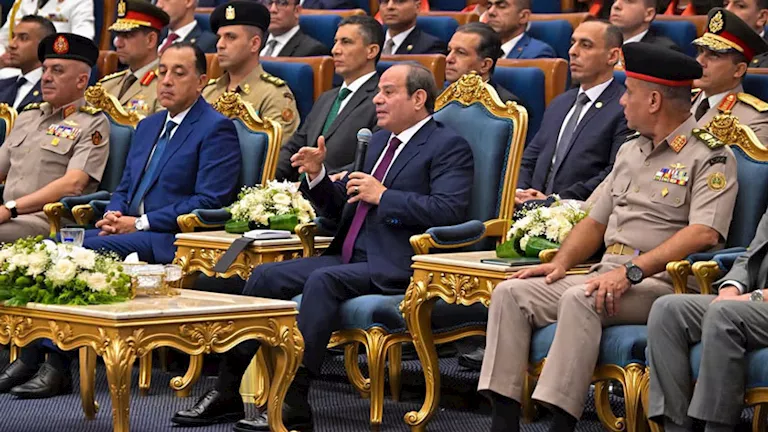 السيسي يشهد حفل تخريج طلاب الأكاديمية العسكرية السيسي يشهد حفل تخريج طلاب الأكاديمية العسكرية