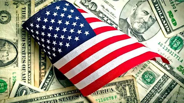 كيف تؤثر زيادة أسعار البنزين في التضخم وقرارات الفيدرالي الأمريكي؟ -صدى الخبر كيف تؤثر زيادة أسعار البنزين في التضخم وقرارات الفيدرالي الأمريكي؟ -صدى الخبر